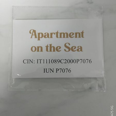 Apartment On The Sea Кальяри Экстерьер фото